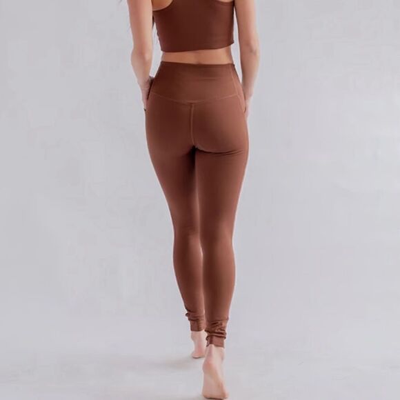 Girlfriend collective compressive high rise pocket leggings tan brown - Picture 2 of 6